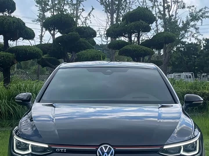 Volkswagen Golf GTI