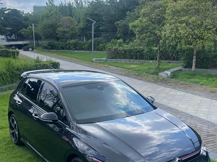 Volkswagen Golf GTI