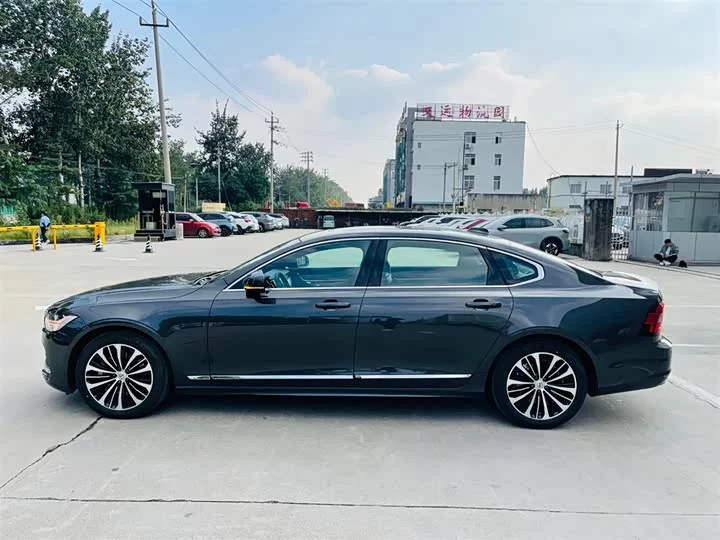 Volvo S90