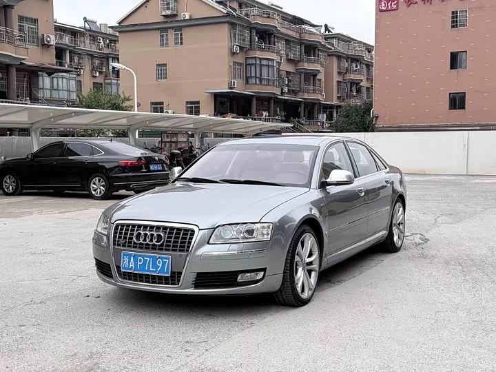 Audi S8
