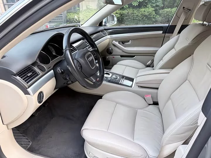 Audi S8