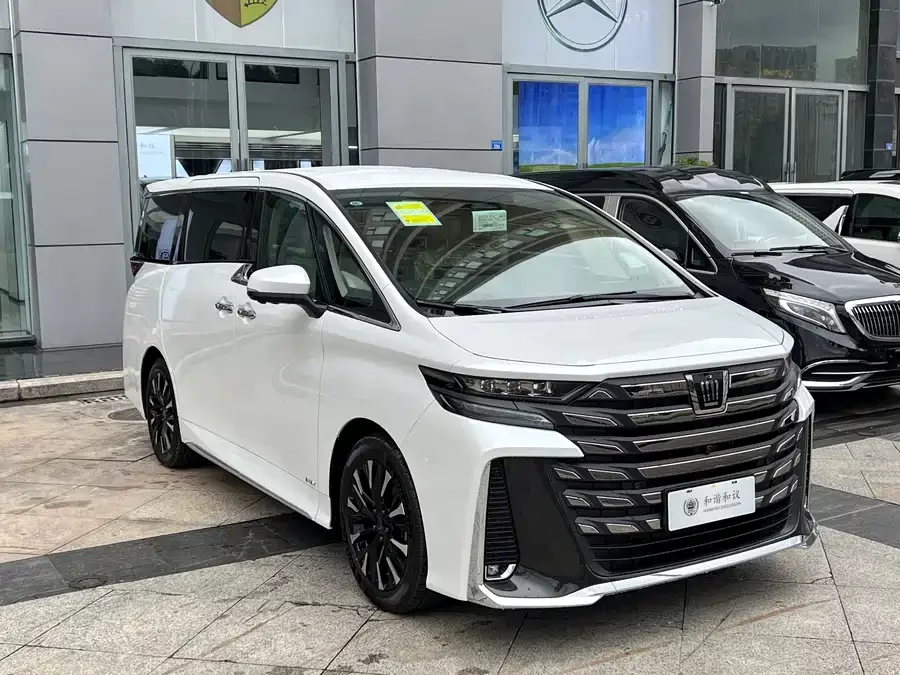 Toyota Crown Vellfire