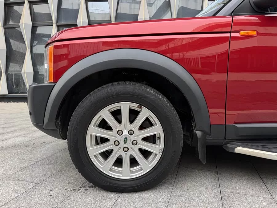 Land Rover finds