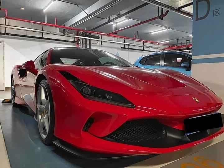 ferrari F8