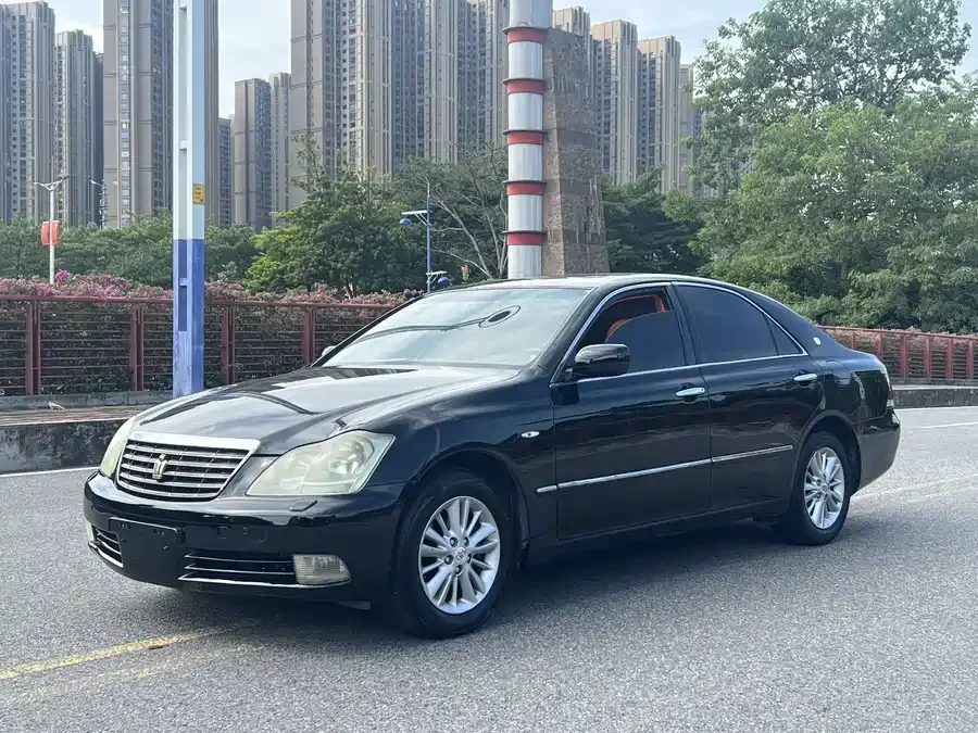 Toyota crown