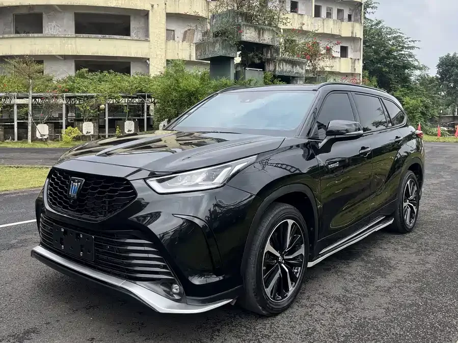 Toyota Crown Land