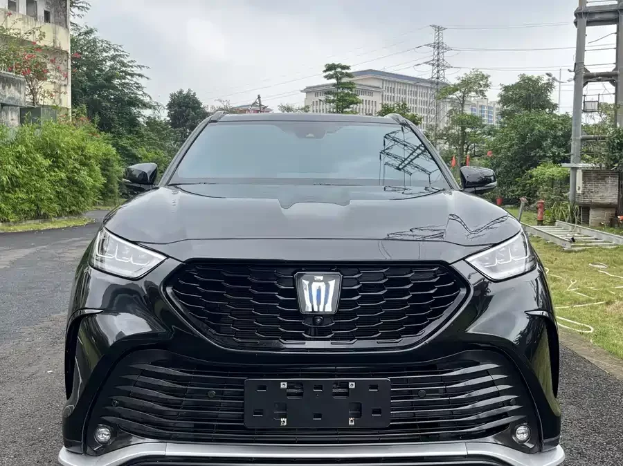 Toyota Crown Land