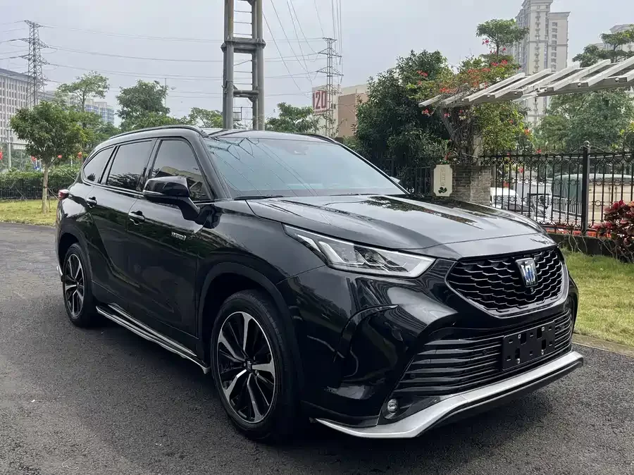 Toyota Crown Land