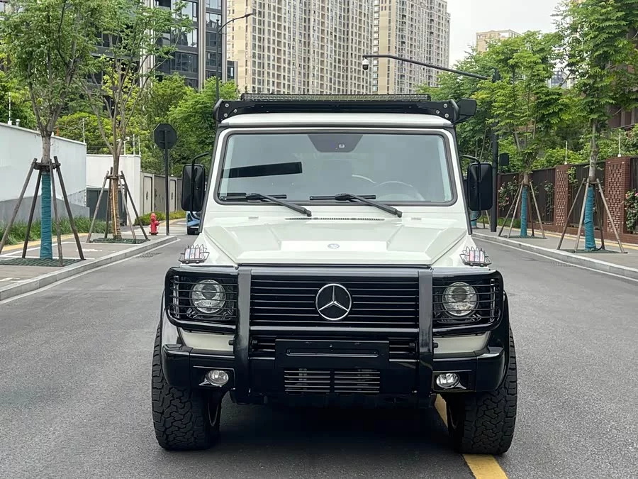 Mercedes Benz G-rated