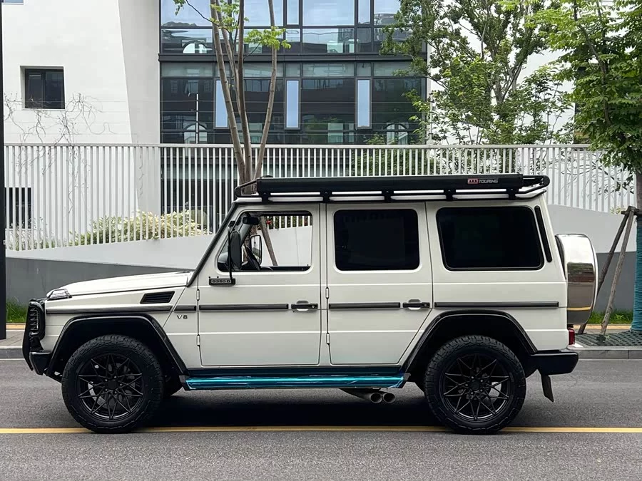 Mercedes Benz G-rated