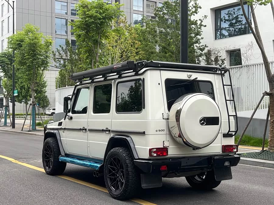 Mercedes Benz G-rated