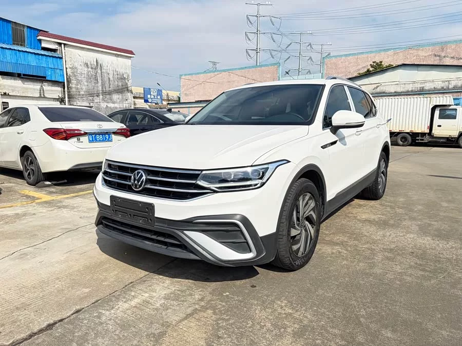 Volkswagen Tiguan L
