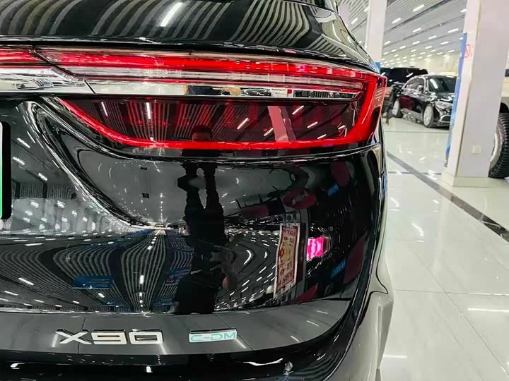 Jetour X90
