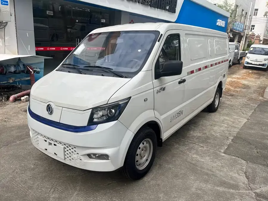 Dongfeng Yufeng EM27