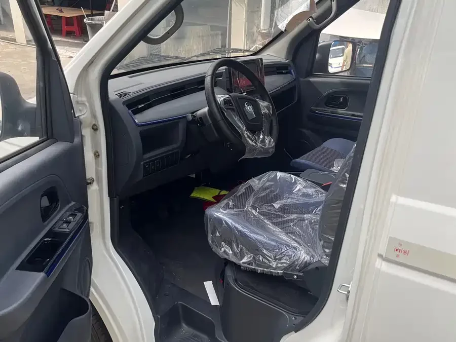 Dongfeng Yufeng EM27
