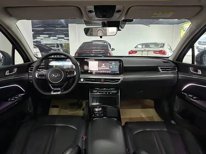 kia K5