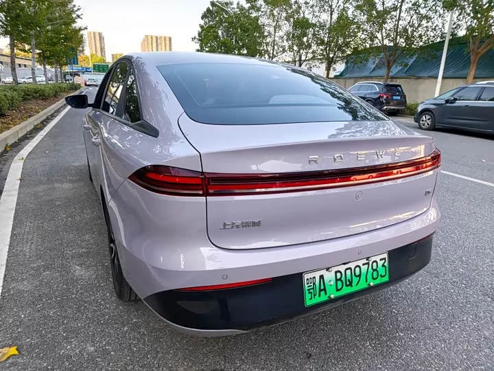 Roewe D6