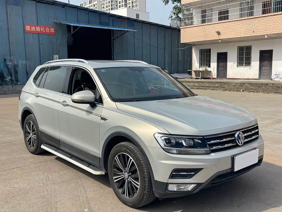 Volkswagen Tiguan L