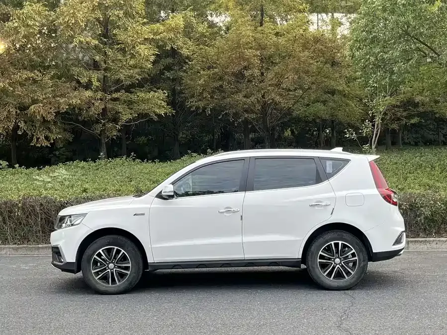 Geely Vision X6
