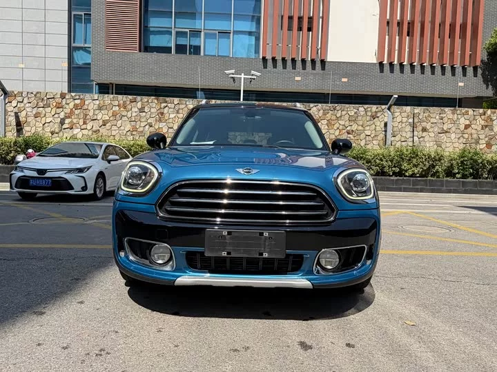 MINI COUNTRYMAN