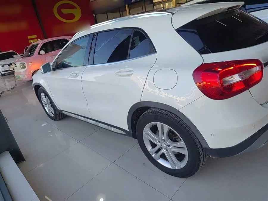 Mercedes Benz GLA