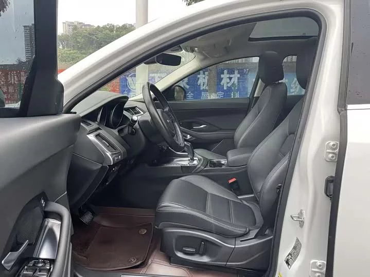 Jaguar E-PACE