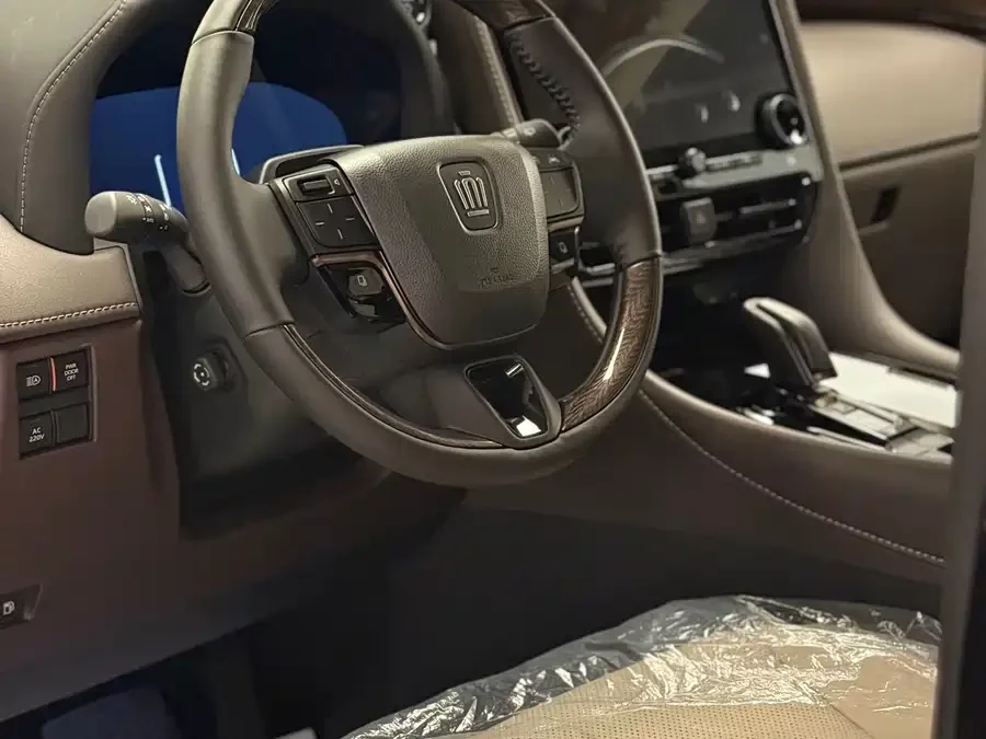 Toyota Crown Vellfire
