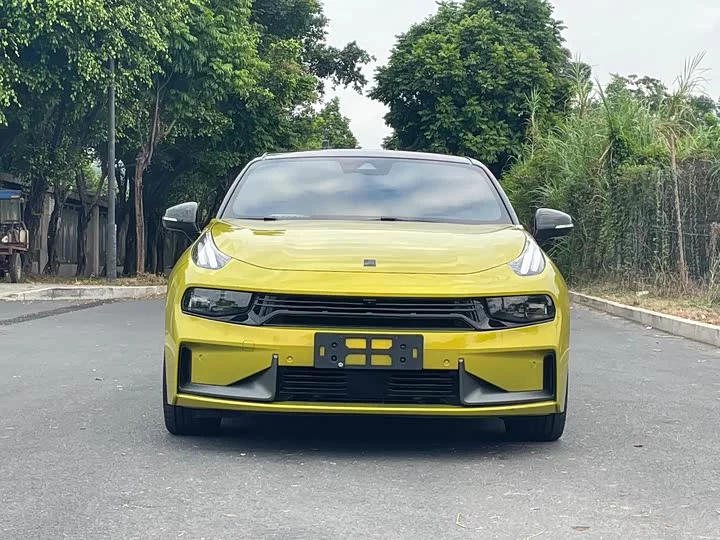 Lynk & Co 03