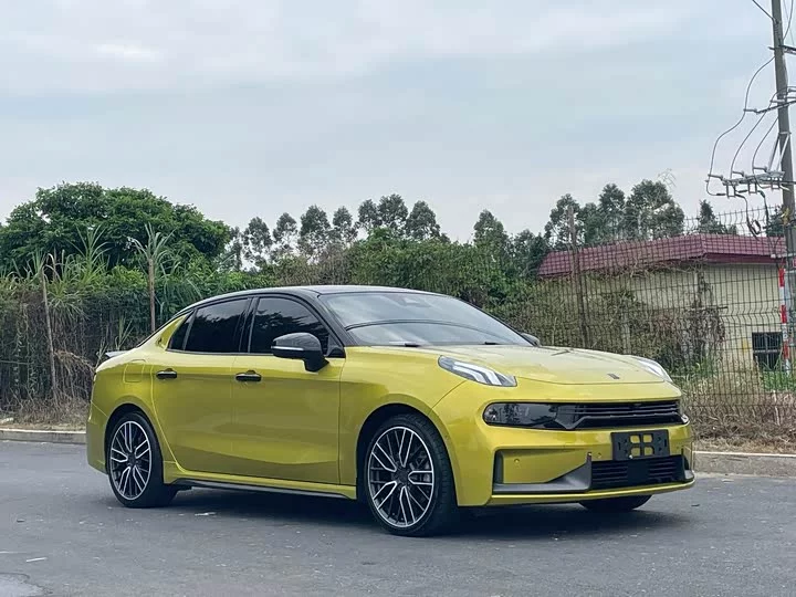 Lynk & Co 03