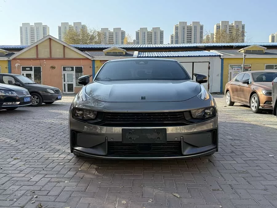Lynk & Co 03