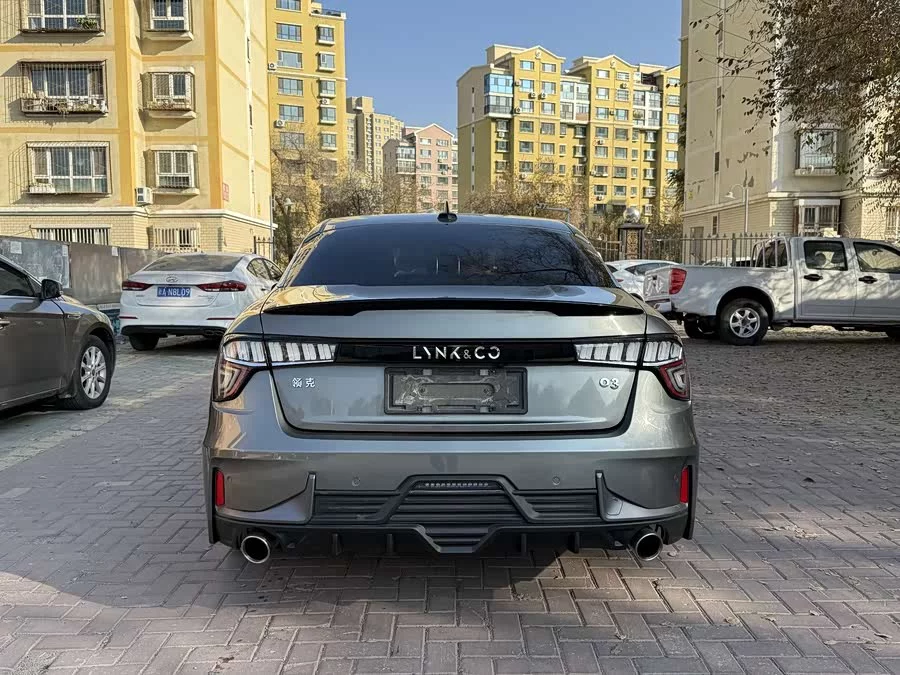 Lynk & Co 03