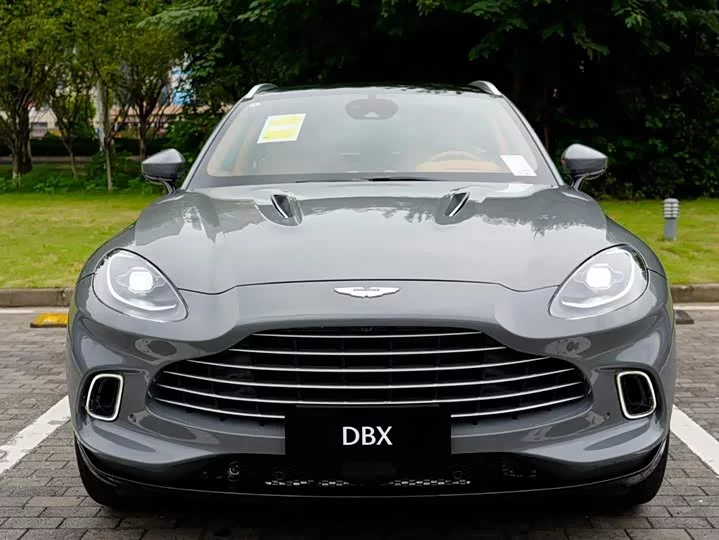 Aston Martin DBX