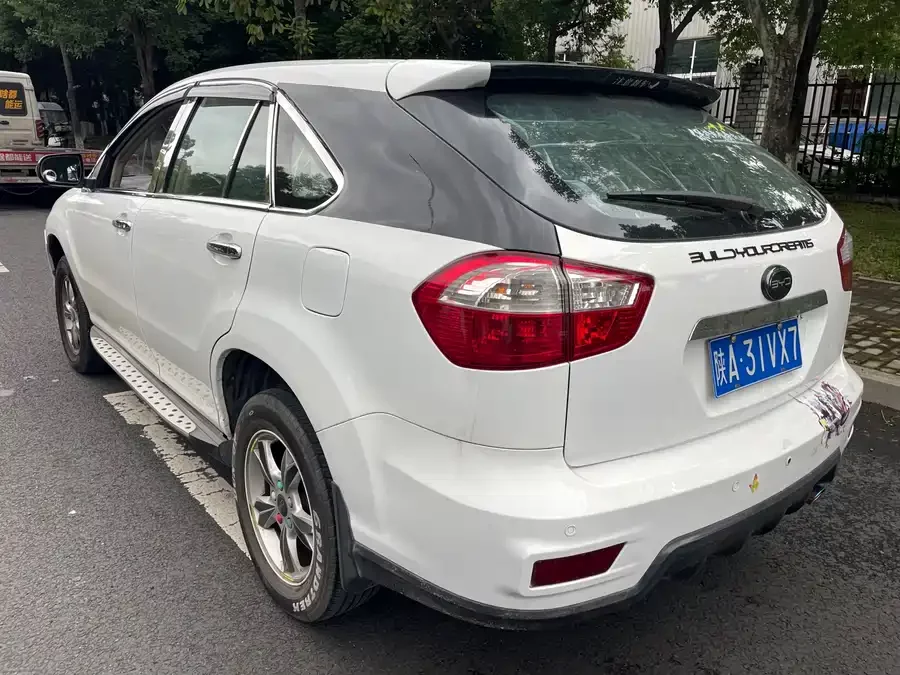 BYD S6
