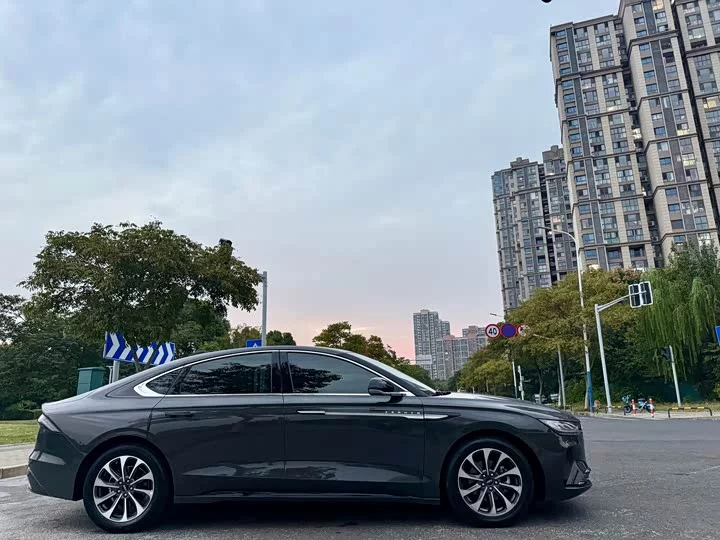 Lincoln Z
