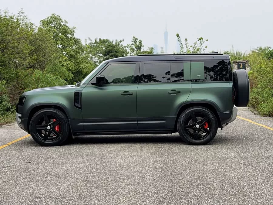 Land Rover guard