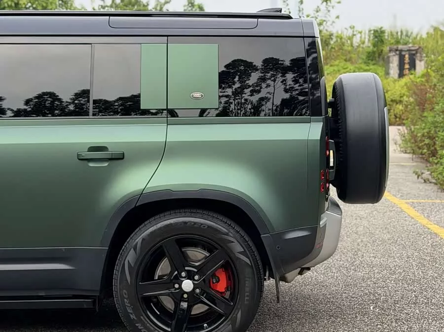 Land Rover guard