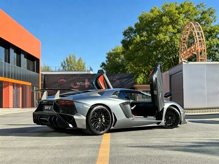 Lamborghini Aventador