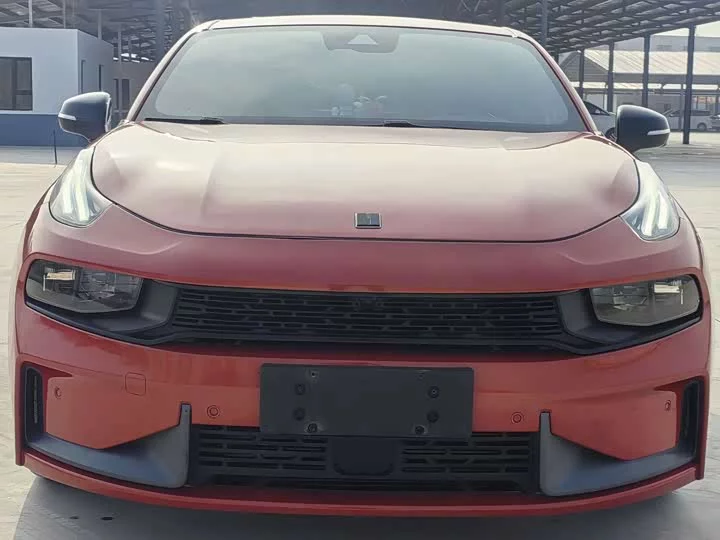 Lynk & Co 03