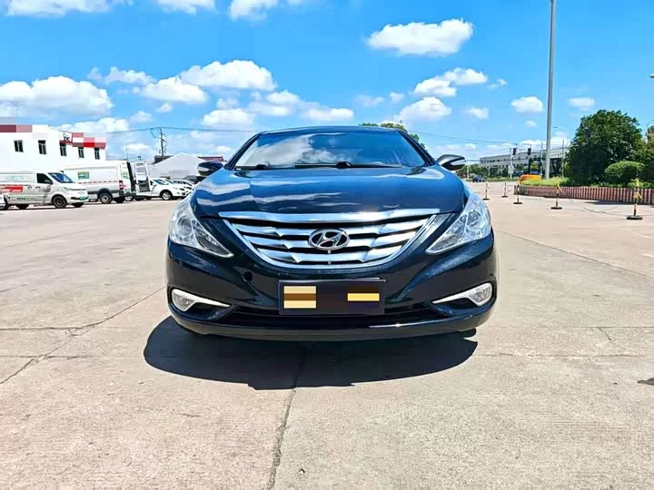 Hyundai sonata