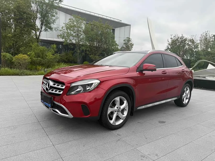 Mercedes Benz GLA