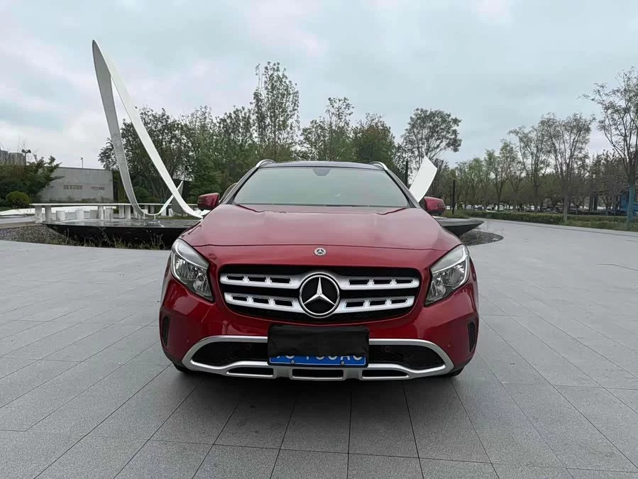 Mercedes Benz GLA