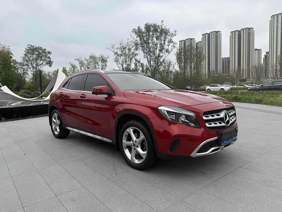 Mercedes Benz GLA