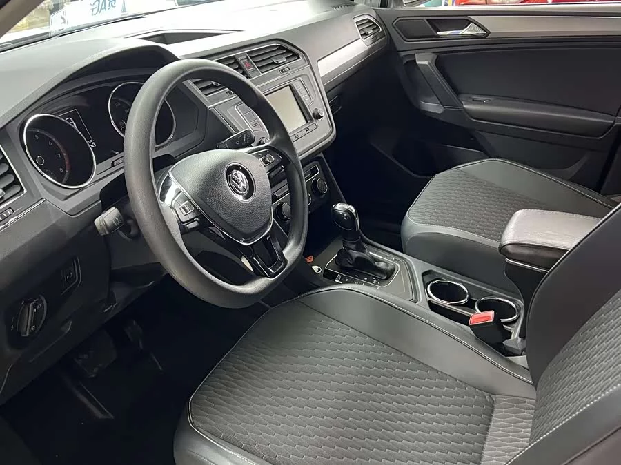 Volkswagen Tiguan L