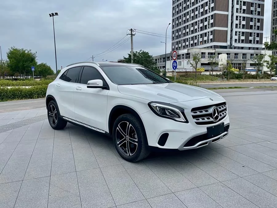 Mercedes Benz GLA