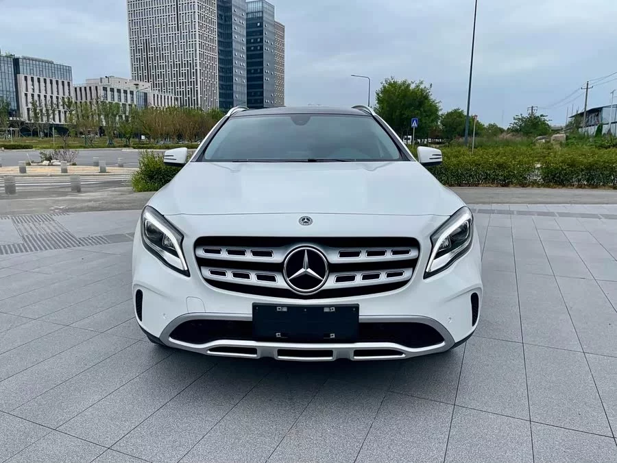 Mercedes Benz GLA