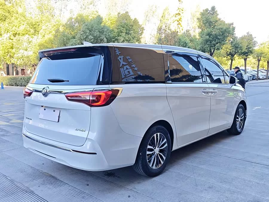 Buick GL8