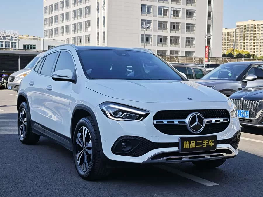 Mercedes Benz GLA