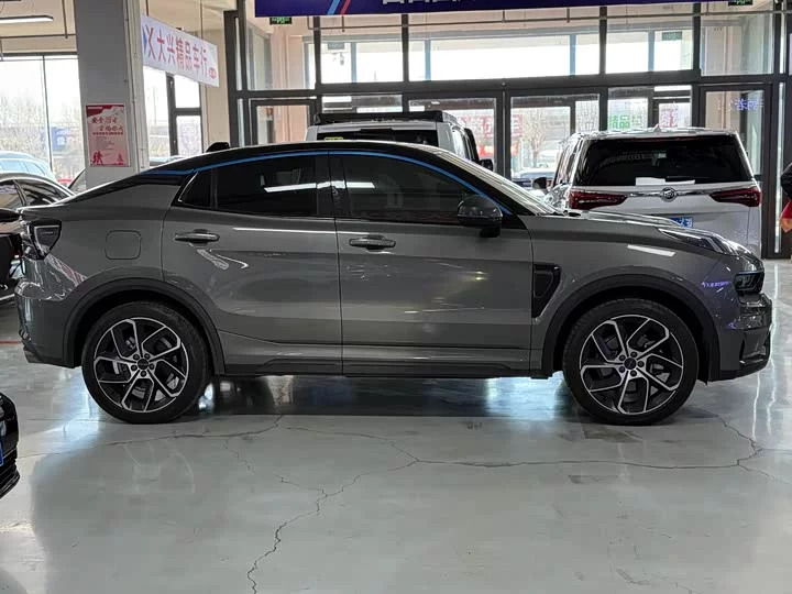 Lynk & Co 05