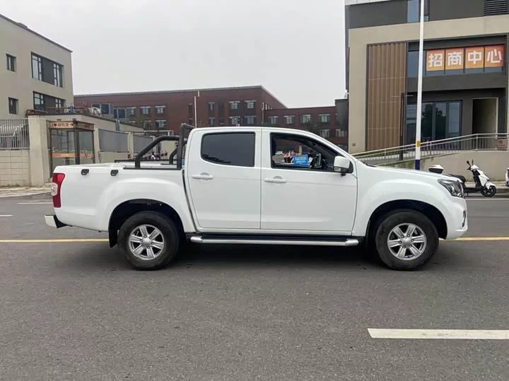 Isuzu RE-MAX