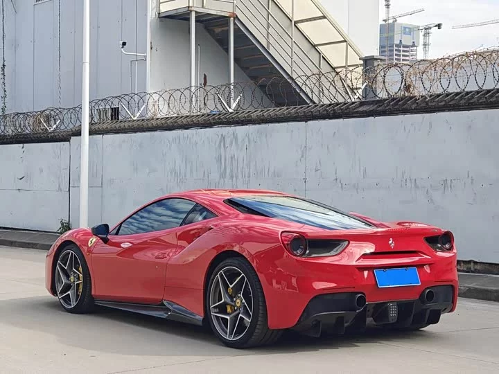 ferrari 488